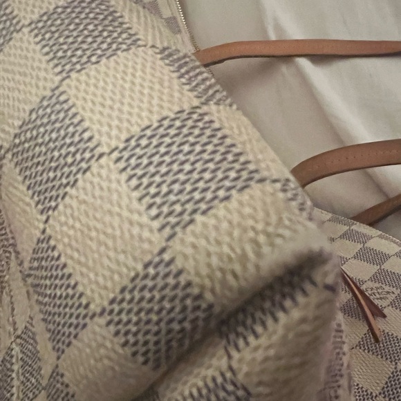 Louis Vuitton Lena MM Demier Azur - Picture 9 of 16